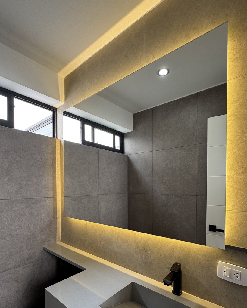 ESPEJO RETROILUMINADO "BASIKA"