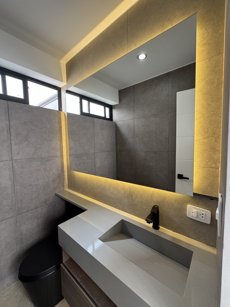 ESPEJO RETROILUMINADO "BASIKA"