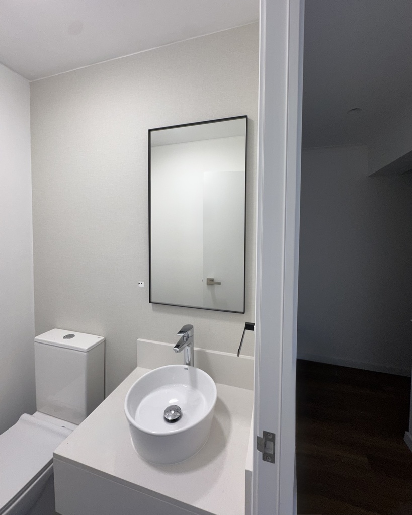 ESPEJO CON MARCO DE PLATINA 