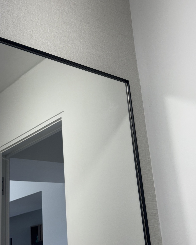 ESPEJO CON MARCO DE PLATINA 