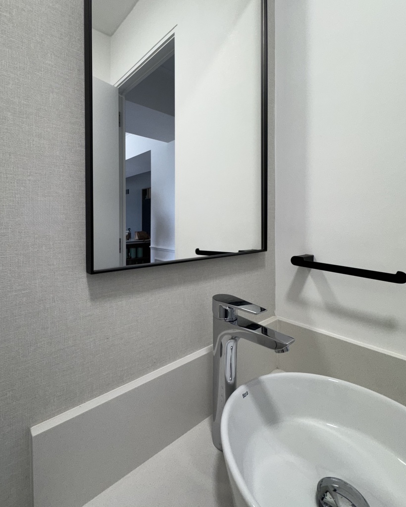 ESPEJO CON MARCO DE PLATINA 