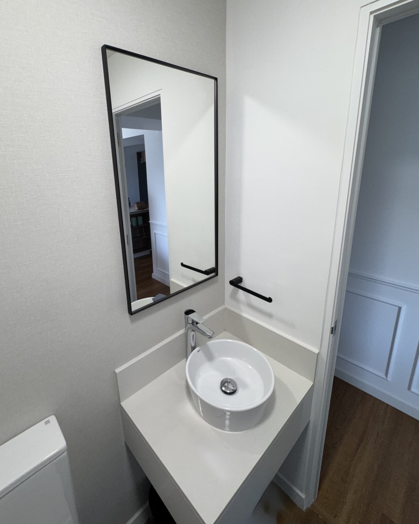 ESPEJO CON MARCO DE PLATINA 