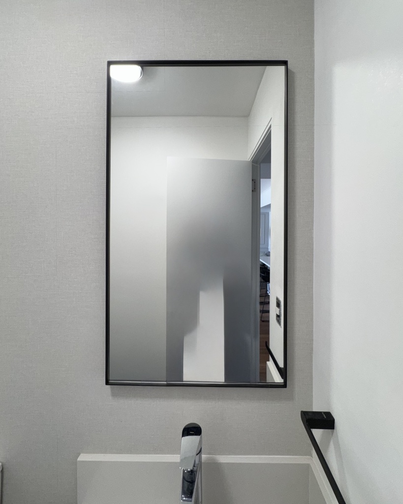 ESPEJO CON MARCO DE PLATINA 