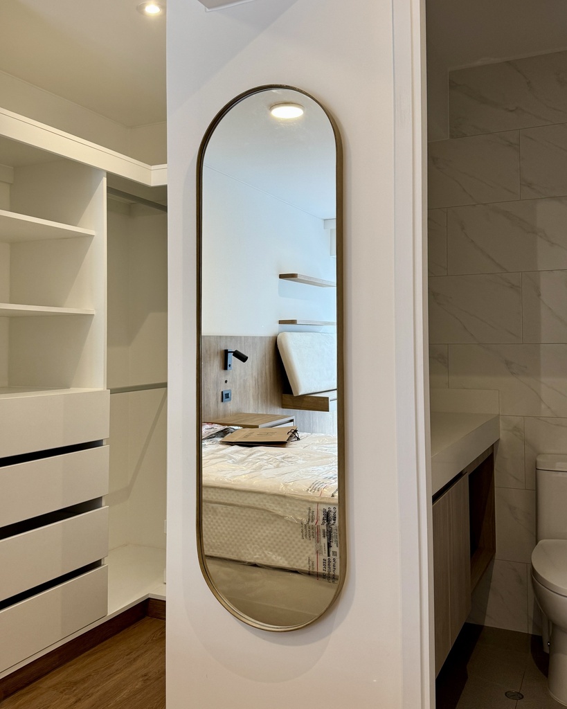 ESPEJO OVALADO "BRUME"